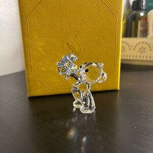 Swarovski Crystal Chris Bear with Blue Accents - Forget Me Not flowers. NWB